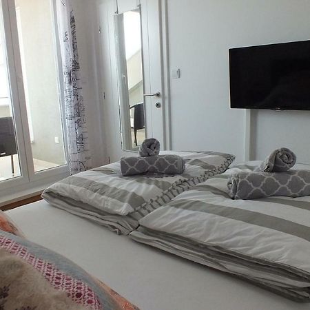 Apartment Silvija Новаля Екстериор снимка