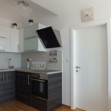Apartment Silvija Новаля Екстериор снимка