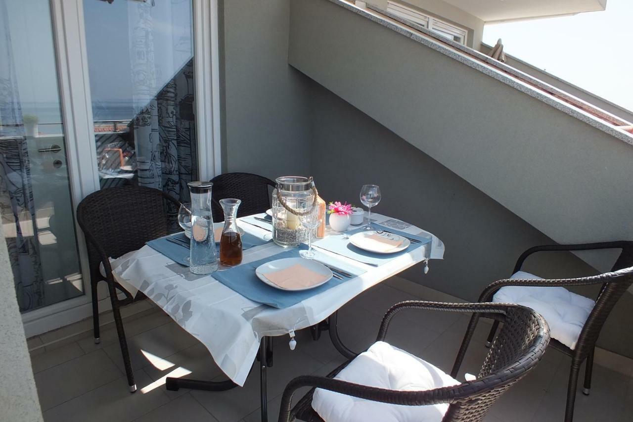 Apartment Silvija Новаля Екстериор снимка