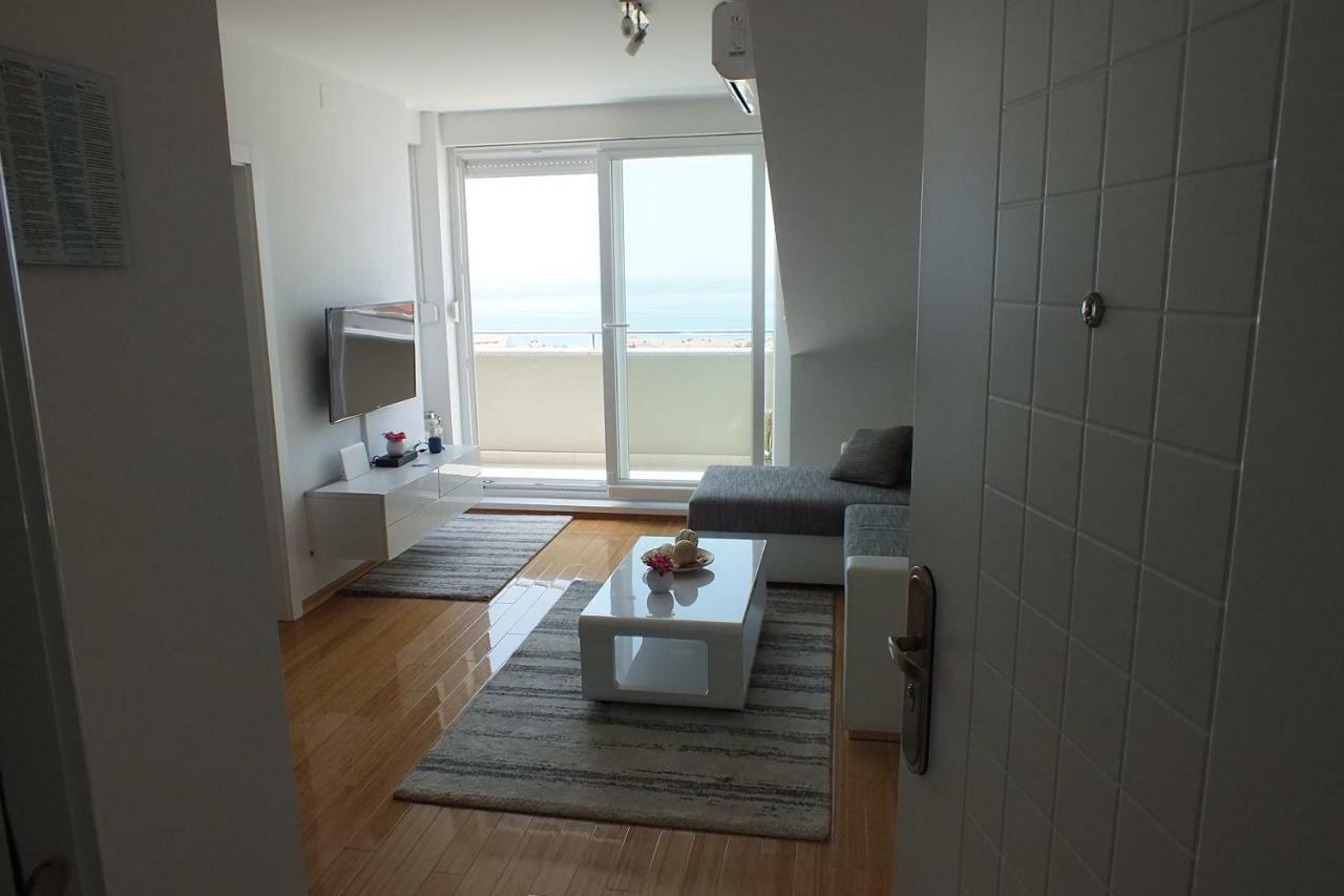 Apartment Silvija Новаля Екстериор снимка
