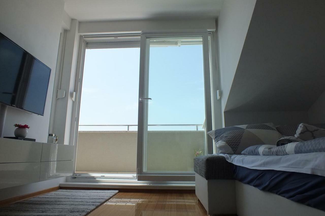 Apartment Silvija Новаля Екстериор снимка