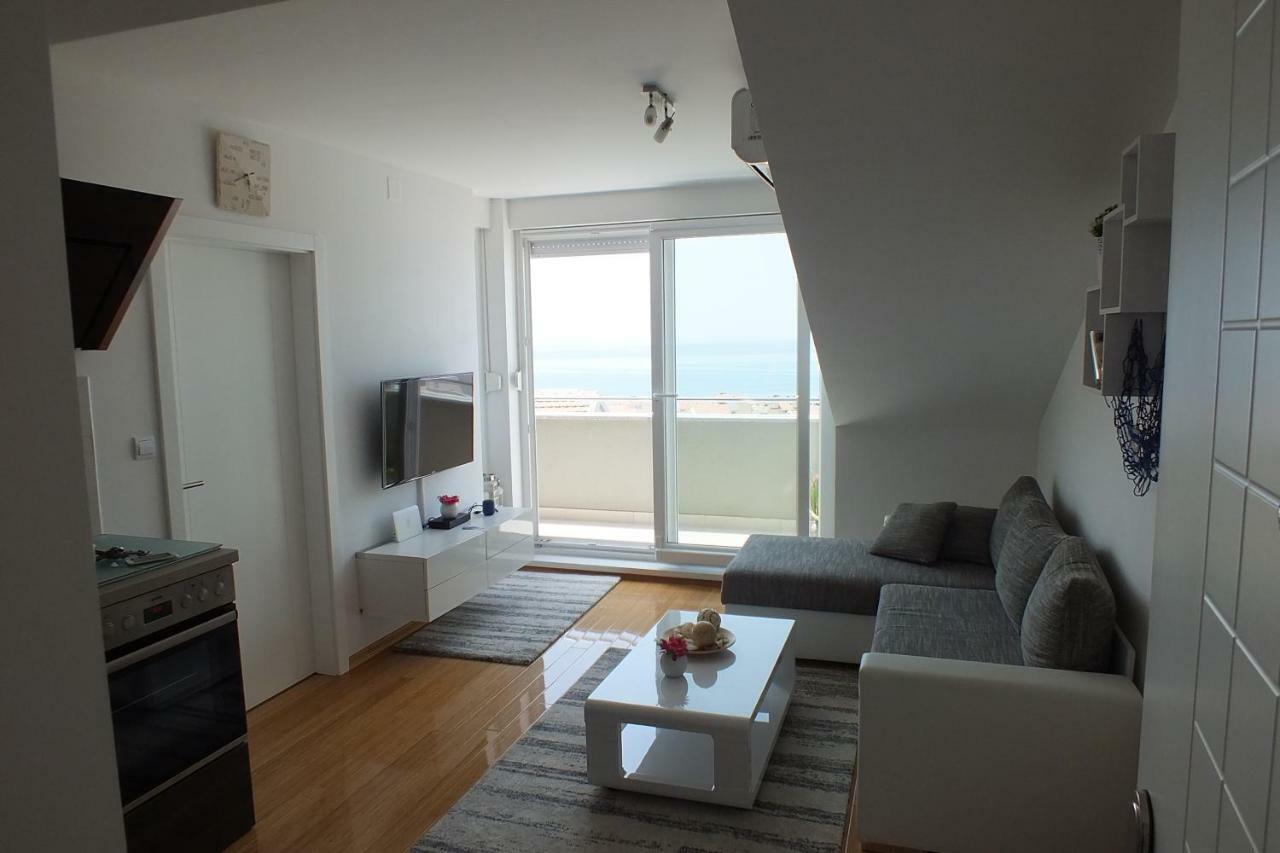 Apartment Silvija Новаля Екстериор снимка