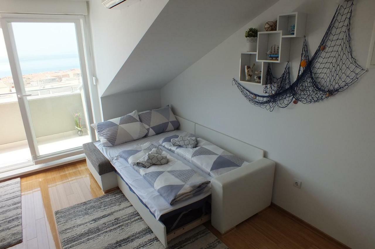 Apartment Silvija Новаля Екстериор снимка