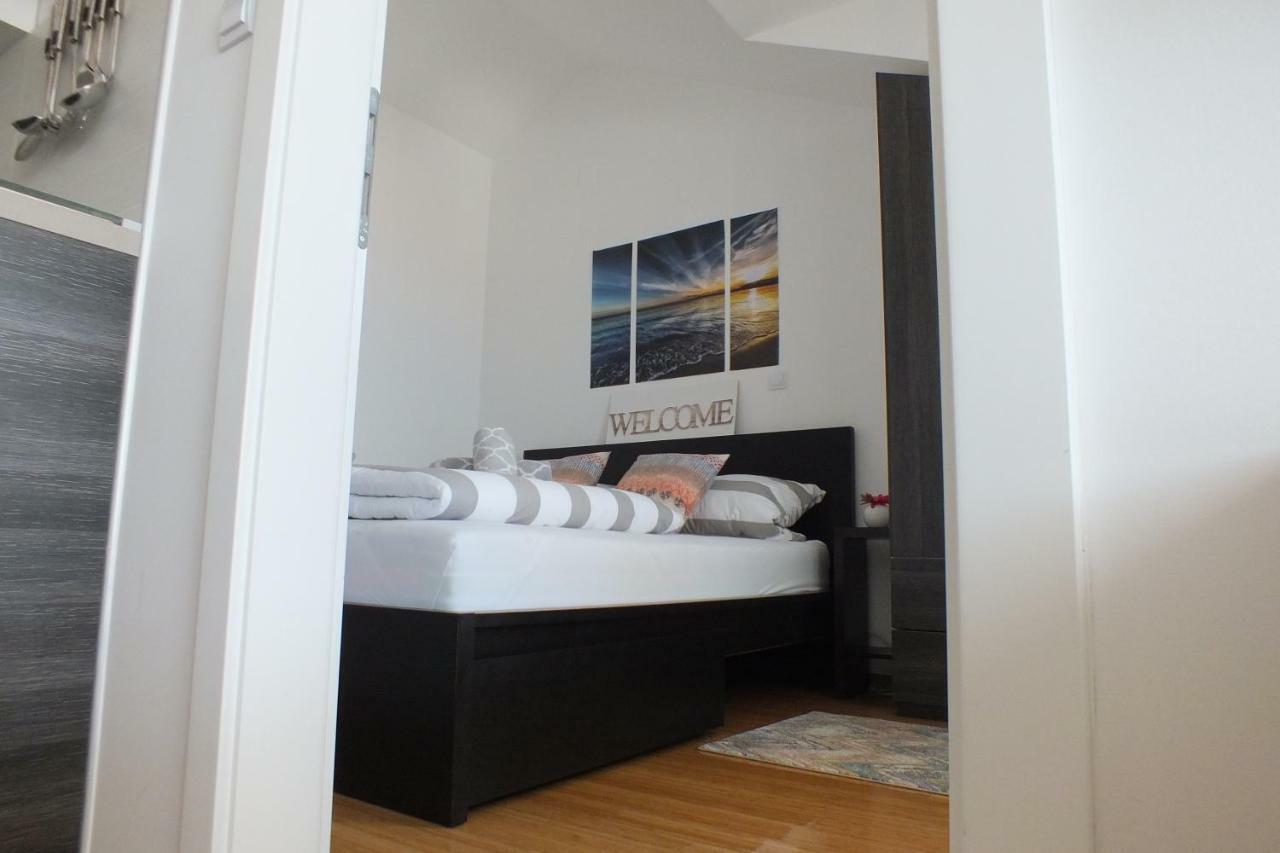Apartment Silvija Новаля Екстериор снимка