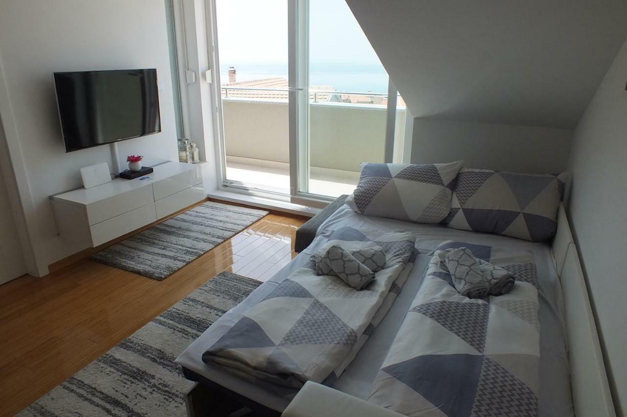 Apartment Silvija Новаля Екстериор снимка