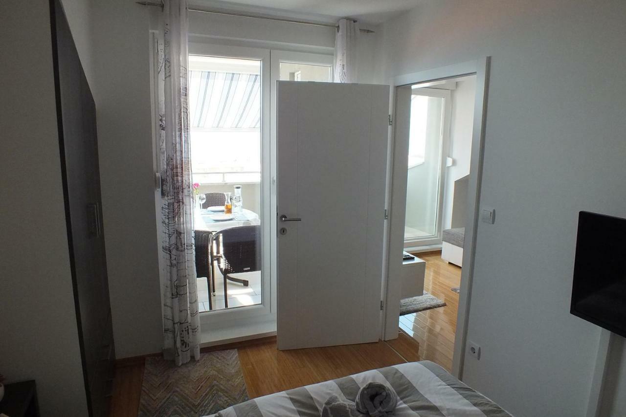Apartment Silvija Новаля Екстериор снимка